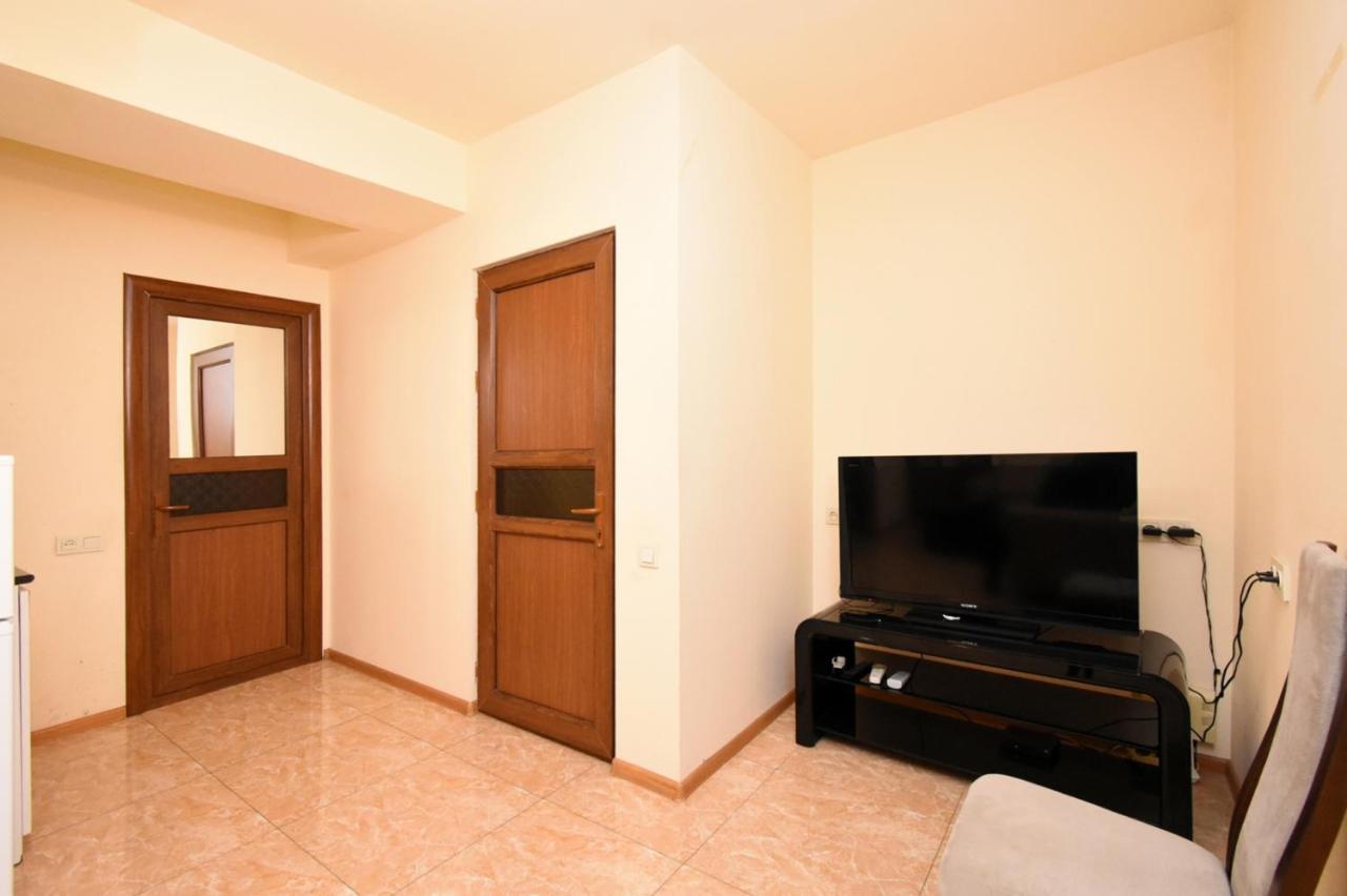 A&X Hostel And Tours Erevan Esterno foto