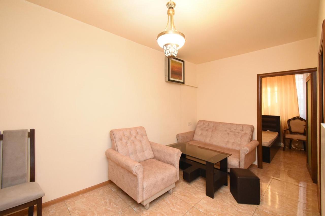 A&X Hostel And Tours Erevan Esterno foto