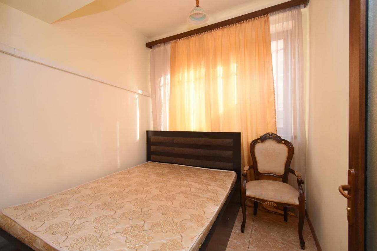 A&X Hostel And Tours Erevan Esterno foto