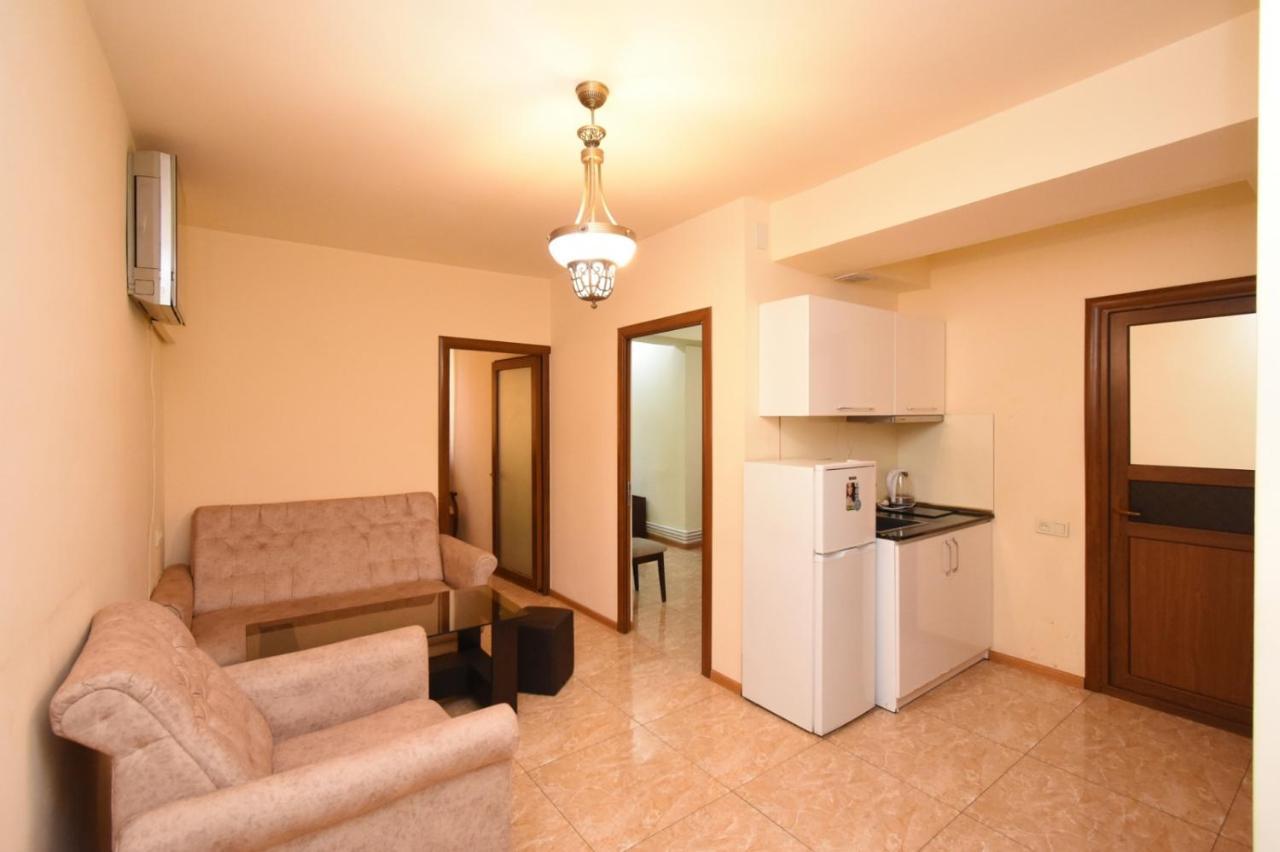 A&X Hostel And Tours Erevan Esterno foto