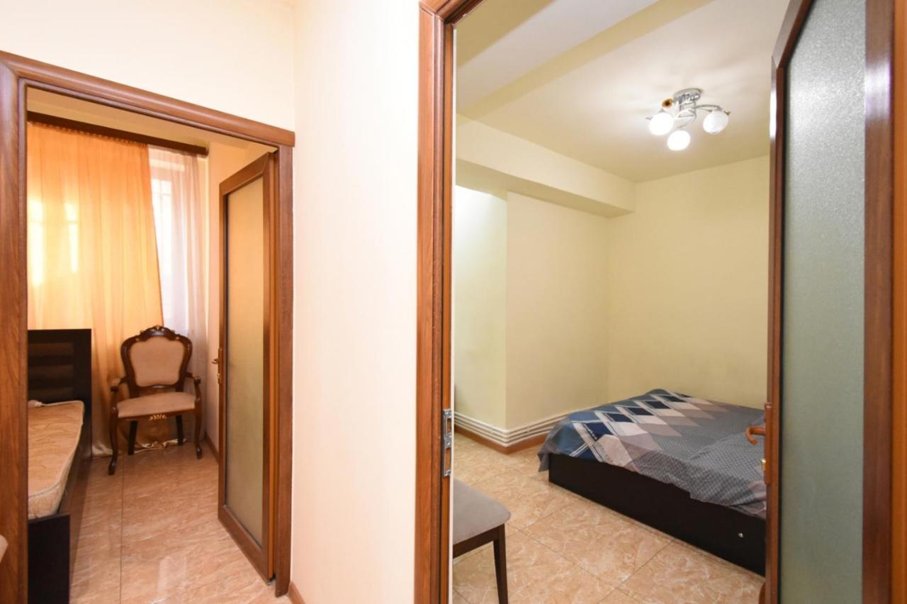 A&X Hostel And Tours Erevan Esterno foto
