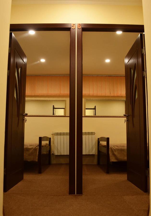 A&X Hostel And Tours Erevan Esterno foto