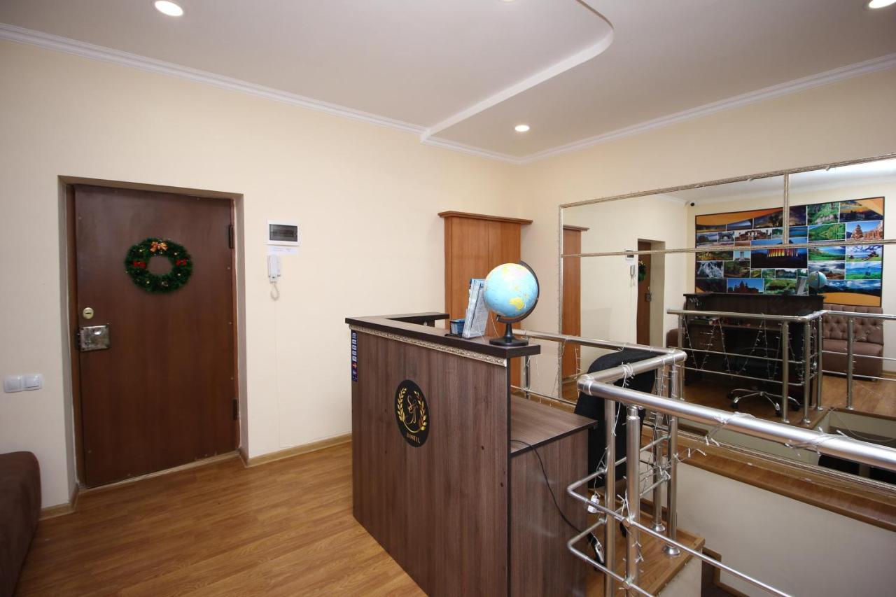 A&X Hostel And Tours Erevan Esterno foto