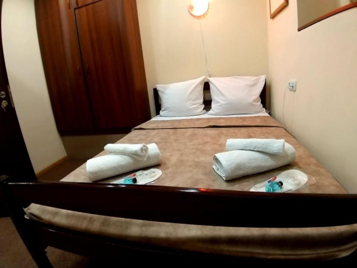 A&X Hostel And Tours Erevan Esterno foto