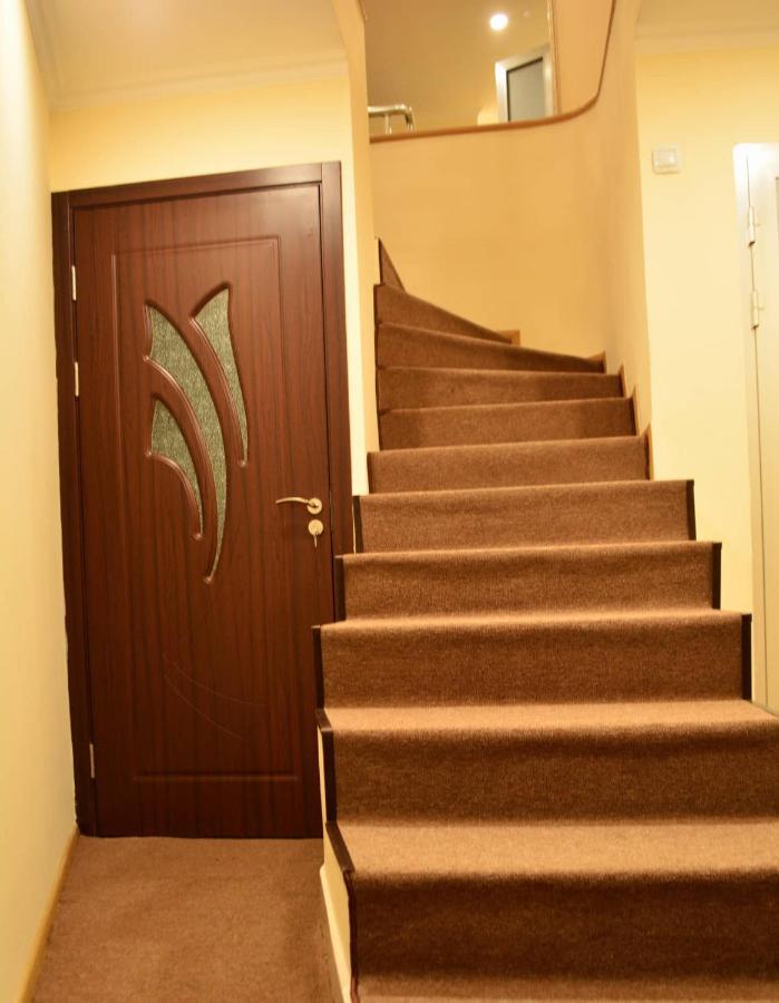 A&X Hostel And Tours Erevan Esterno foto